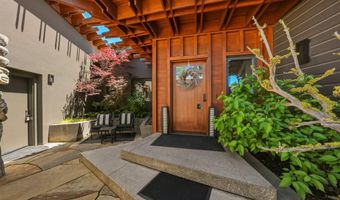 62608 Sparrow Hawk Cir, Bend, OR 97703