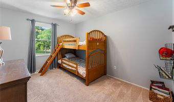 300 Chatham Dr, Aurora, OH 44202