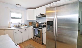 249 Tuckerman Ave 2, Middletown, RI 02842