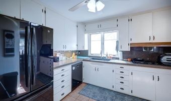 3 Eastridge Dr, Arkansas City, KS 67005