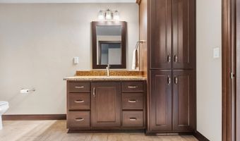 6600 N KUREY Dr, Appleton, WI 54913