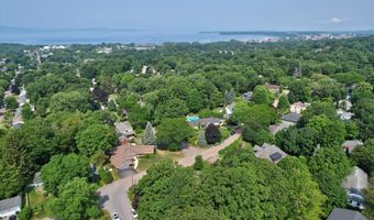 73 South St, Burlington, VT 05401