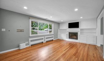 24 Ridge Rd, Cromwell, CT 06416