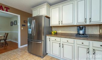 46 Foxberry Dr, Arden, NC 28704