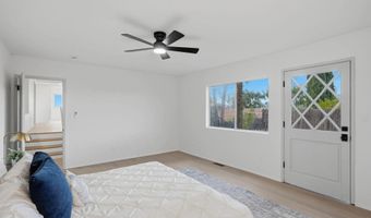 810 Omar Dr, Escondido, CA 92025