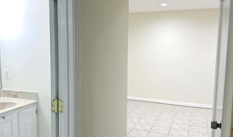 2438 S WALTER REED Dr S E, Arlington, VA 22206