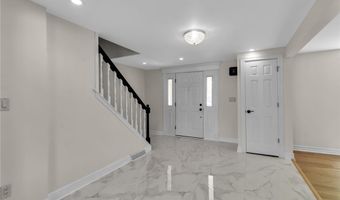 10 San Mateo Ct, Amherst, NY 14051