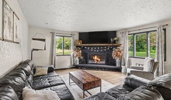 172 26th St, Allegan, MI 49010