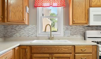 909 11th St NW, Austin, MN 55912