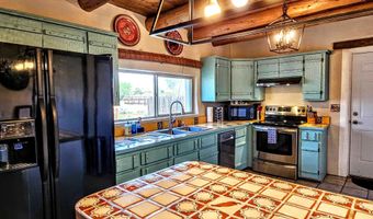 2 Latilla Ln, Arroyo Seco, NM 87514
