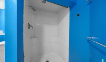 313 S 6th Ave, Brandon, SD 57005