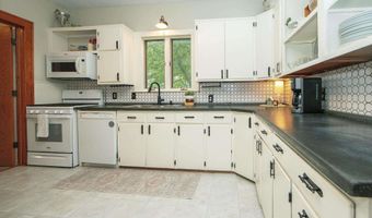 1127 Parriott, Aplington, IA 50604