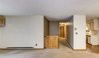 911 Woodglen Ct, Altoona, WI 54720