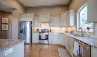 823 155th Cir, Basehor, KS 66007