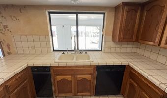 15370 Tacony Rd, Apple Valley, CA 92307
