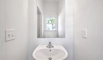 1 Esplanade Way, Bayville, NJ 08721