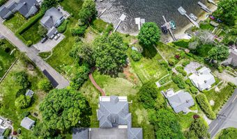 13 Kellogg St, Brookfield, CT 06804