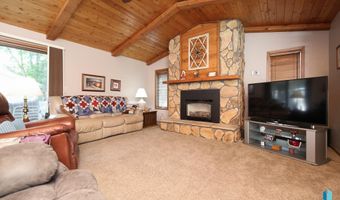 1601 E Sylvan Cir, Brandon, SD 57005