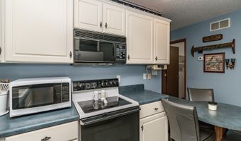 336 13th Ave SW 1, Altoona, IA 50009