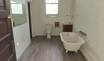 307 N Lee St, Bishopville, SC 29010