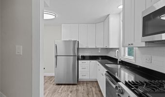 358 Pawtuxet Ave, Warwick, RI 02888
