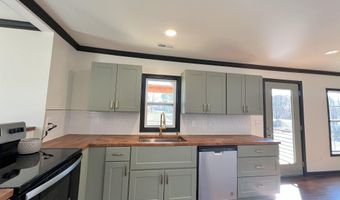 215 NW 4th St, Arab, AL 35016
