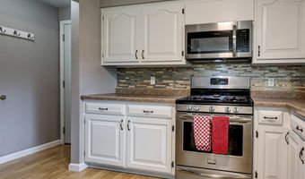 1002 S COVENANT Ln, Appleton, WI 54915