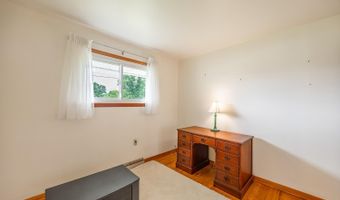 408 Hillview Dr, Aurora, IN 47001
