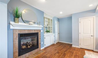 15 Shore Dr, Barrington, RI 02806