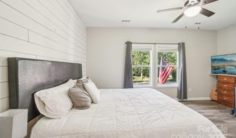 10 Memory Ln, Arden, NC 28704