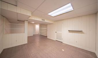 672 Greenhills Dr, Ann Arbor, MI 48105
