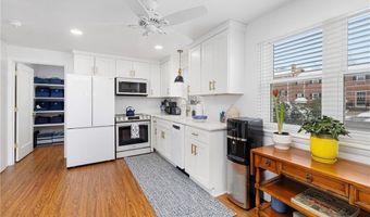 70 Carroll Ave 1009, Newport, RI 02840