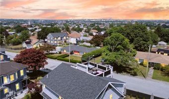 318 Farmington Ave, Cranston, RI 02920