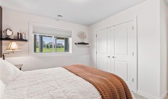 16321 Dryden Rd, Lakeville, MN 55044