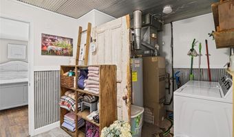 9862 Glenmont Dr, Affton, MO 63123