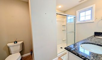 15 Old Oak Dr 15, Brookfield, CT 06804