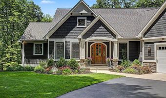 547 Roundtree Dr NE, Ada, MI 49301