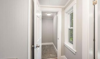 16 Mammoth Rd, Windham, NH 03087