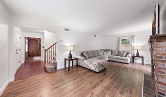 93 Idlebrook Ln, Aberdeen, NJ 07747