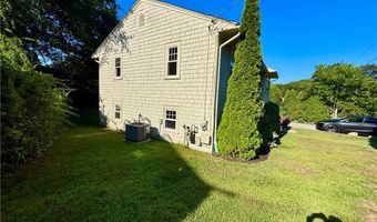 94 Conanicus Rd, Narragansett, RI 02882