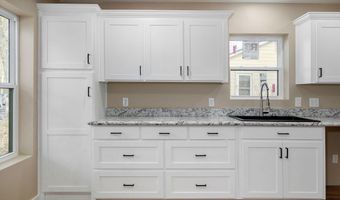 930 Porter Ave, Aurora, MO 65605