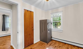 615 Riverside Dr, Bayville, NJ 08721