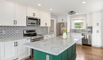 26 Tryon Ave, East Providence, RI 02916