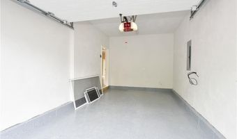 81 Batcheller Ave, Cranston, RI 02920