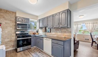 54 Sycamore Dr, Belleville, NJ 07109