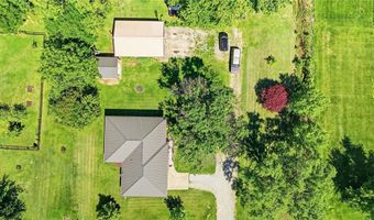 4 Skyline Dr, Adrian, MO 64720