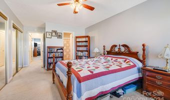 2904 Sagamore Ln, Asheville, NC 28806