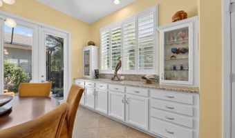 6903 Crestpoint Dr, Apollo Beach, FL 33572