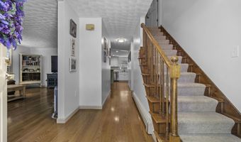 6 Bona Vista Dr, Bow, NH 03304