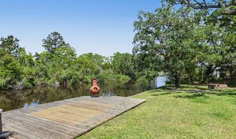 15 Wisteria Ct, Bay St. Louis, MS 39520
